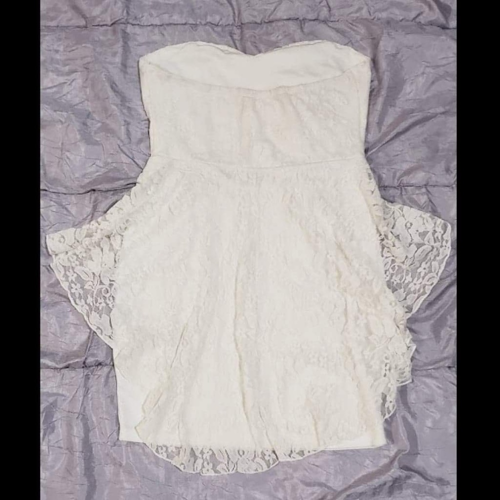 Lace - Picture 2 of 2